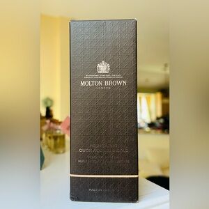 Molton Brown Mesmerising Oudh Accord & Gold Precious Body Oil 3.3 fl oz